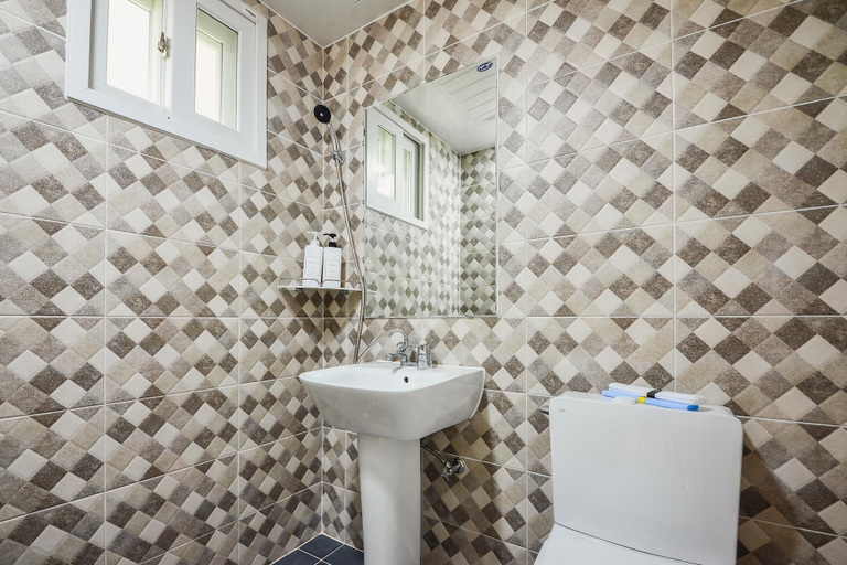 Bathroom 4, Namhae Haru Pension, Namhae