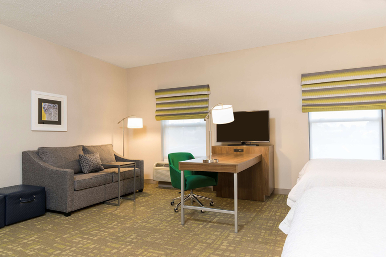 Bedroom 3, Hampton Inn & Suites East Lansing/Okemos , Ingham