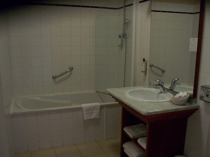 Bathroom 5, Best Western Hotel Hermitage, Pas-de-Calais