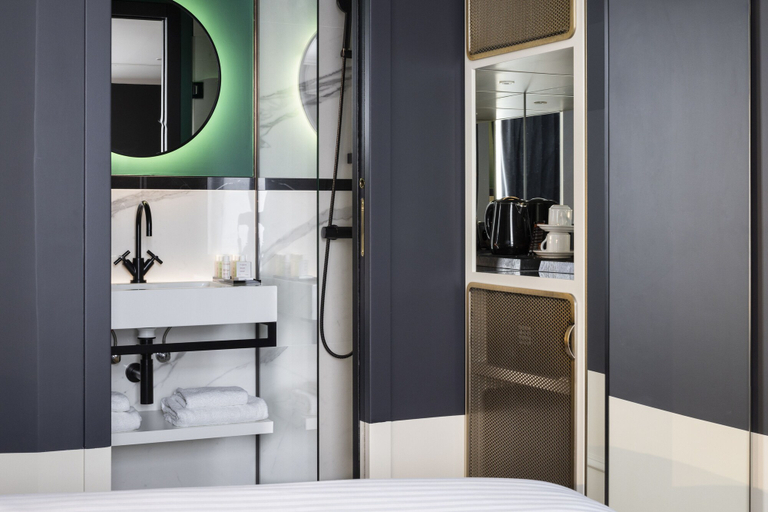 Bathroom 5, Hotel Parisianer, Paris
