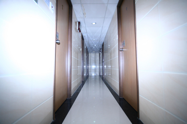 Others 4, H.K Commercial Inn, Kowloon