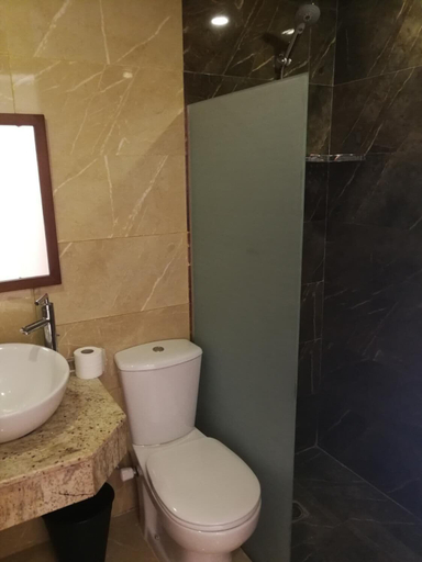Bathroom 4, Cordoba Suits, Al-Ghurdaqah