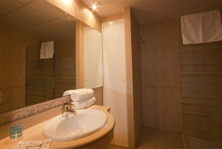 Bathroom 3, Patacona Resort Apartments, Valencia
