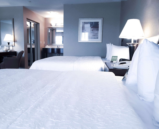 Bedroom 3, Hampton Inn & Suites by Hilton Edmonton Intl Airport, Division No. 11