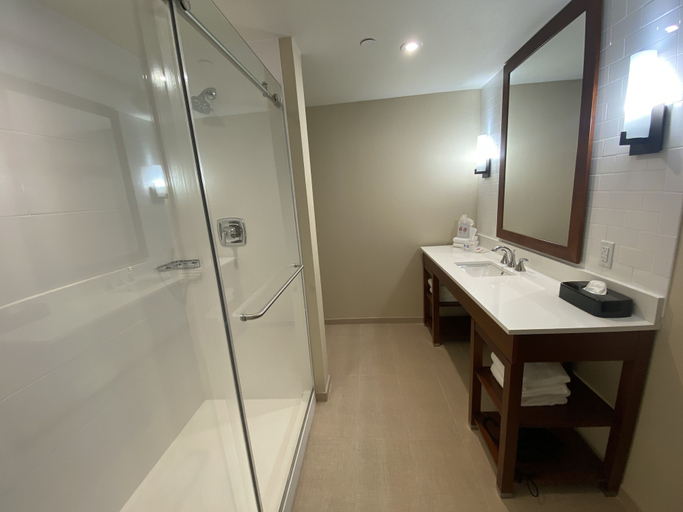 Bathroom 4, Comfort Suites Midland West, Midland