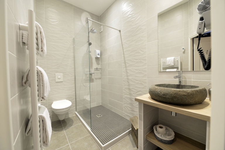 Bathroom 3, France Hôtel, Deux-Sèvres