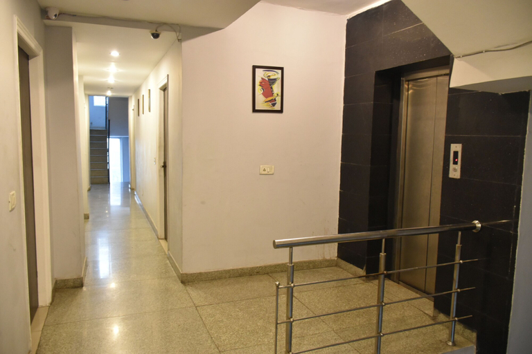 Others 5, Hotel Port View, Delhi