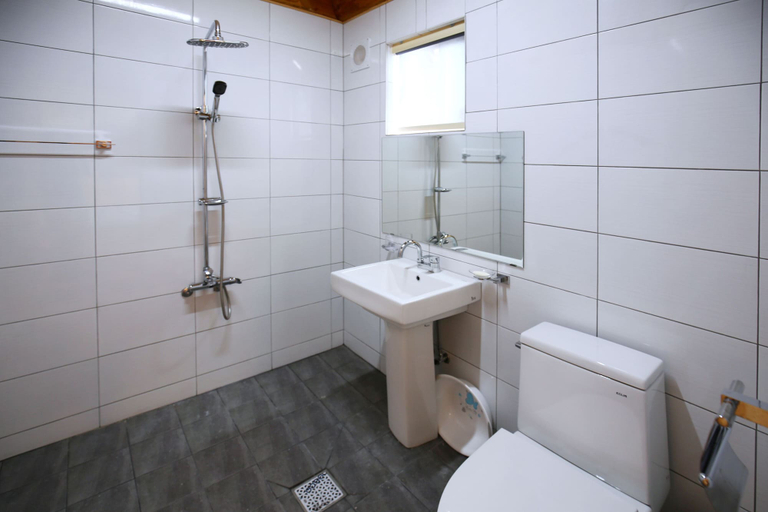 Bathroom 3, Tongyeong Daore Pension, Tongyeong