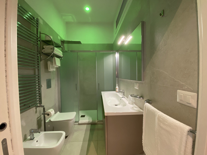 Bathroom 3, Residenze Romano Albergo diffuso & spa, Foggia