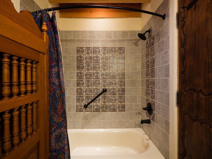 Bathroom 4, Desert Breeze - Delightful Railyard Adobe, Walk to The Plaza, Santa Fe