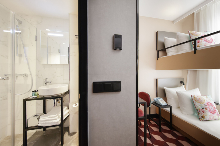 Bedroom 3, Krisotel, Amsterdam
