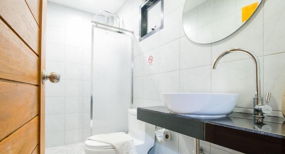 Bathroom 4, Bronte BnB, Cha-Am