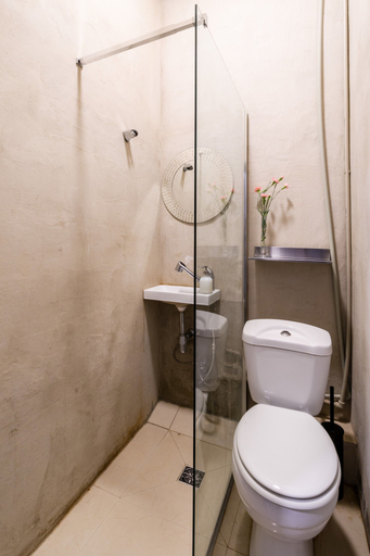 Bathroom 3, Lull Hostel, Warsaw