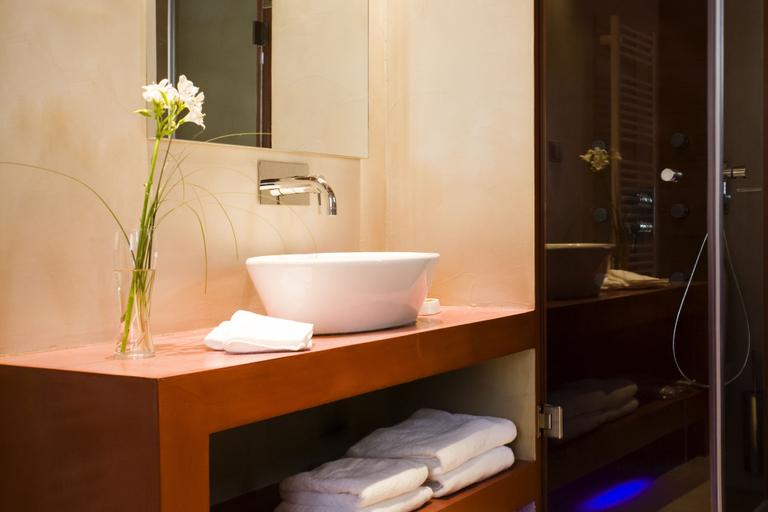 Bathroom 5, Kipi Suites, Epirus