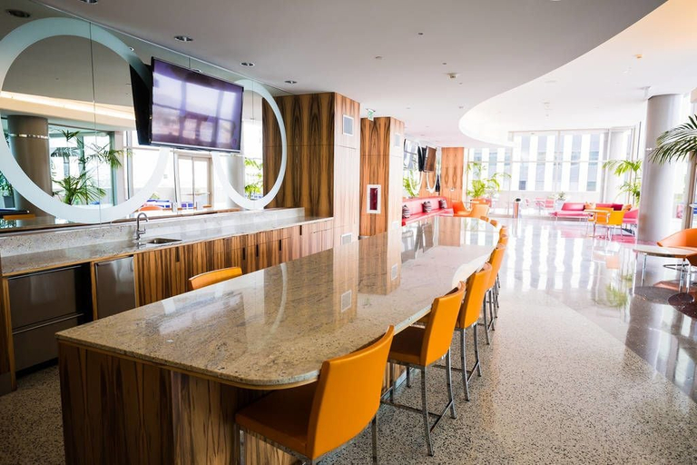 Food & Drinks, Tripbz Vermont Apartments, Los Angeles