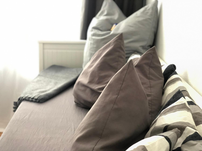Bedroom 3, LuxHansa, Köln