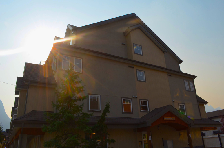 Exterior & Views 2, PRC Annex - Pet Friendly, Division No. 15