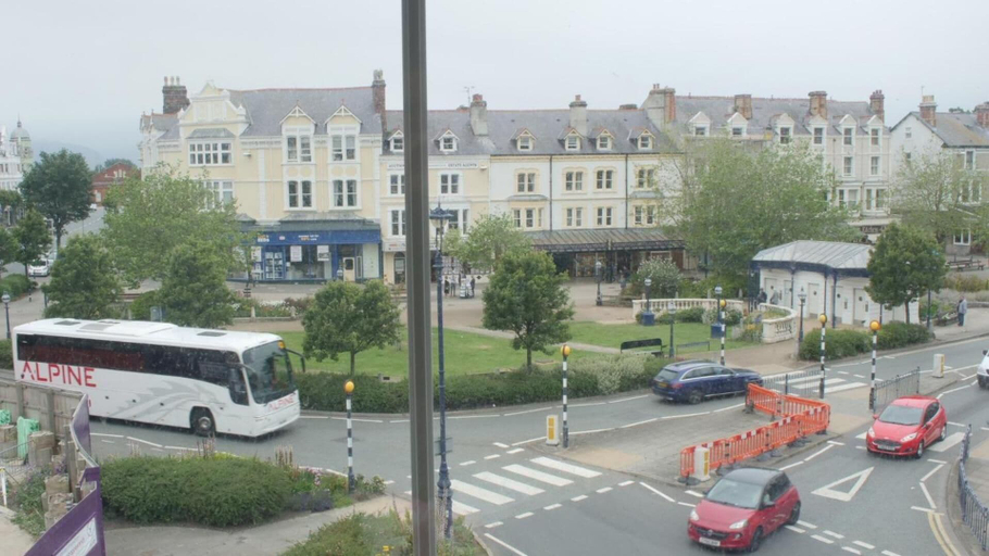 Exterior & Views 2, The Broadway Hotel, Conwy