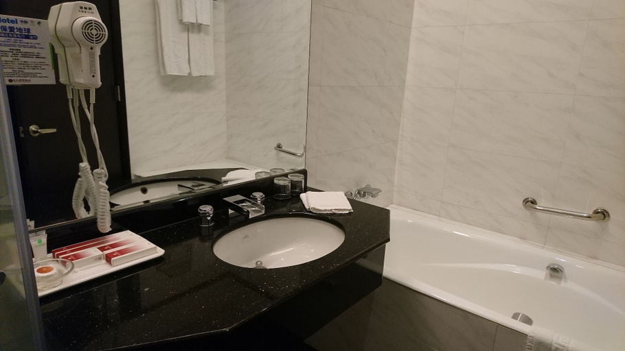 Bathroom 5, Taipei International Hotel, Taipei City