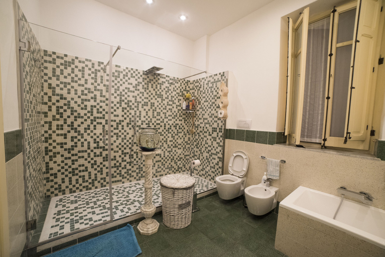 Bathroom 4, Medusa B&B, Palermo