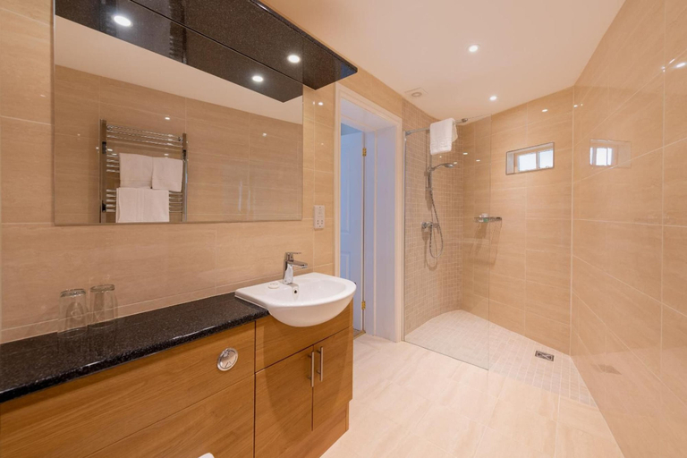 Bathroom 4, Royal Glen, Devon