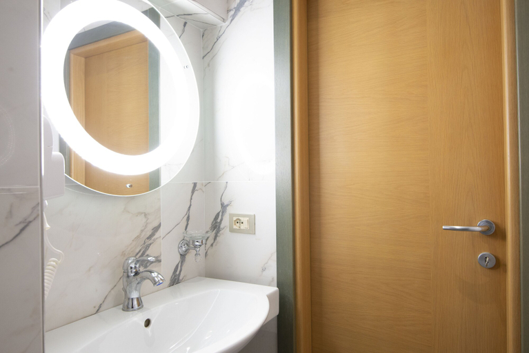 Bathroom 4, Royal Boutique Hotel, Rimini