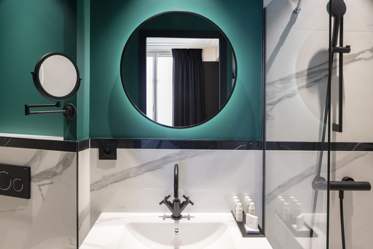 Bathroom 5, Hotel Parisianer, Paris