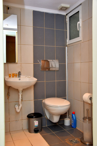 Bathroom 4, Smart Location, Attica