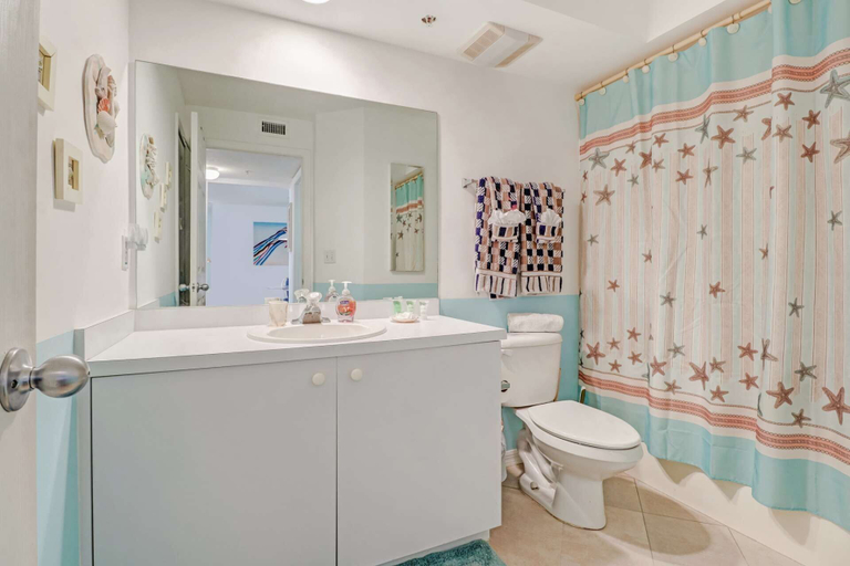 Bathroom 4, Bermuda Pointe 104, Lee