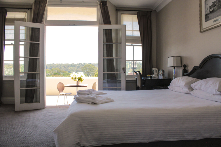 Bedroom 2, Wallacia Hotel, Penrith - East