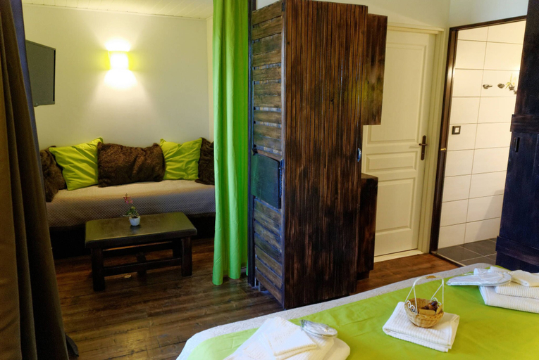 Bedroom 5, Au Dessus de Parady, Isère