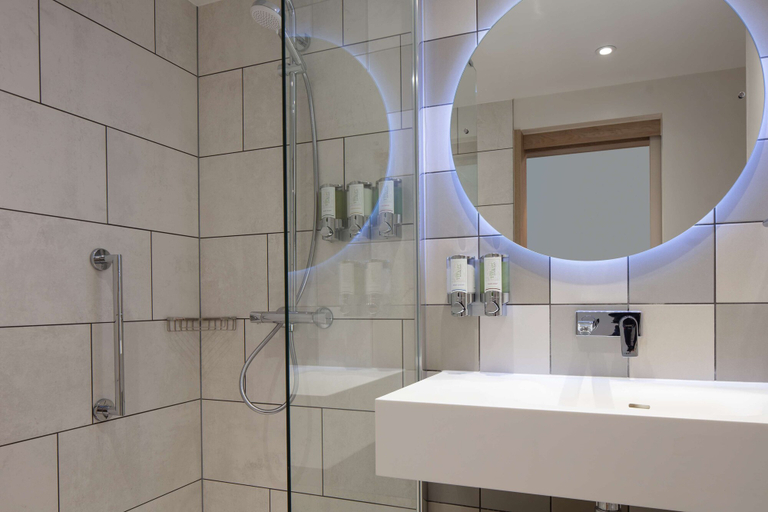 Bathroom 5, Hampton by Hilton York Piccadilly, York