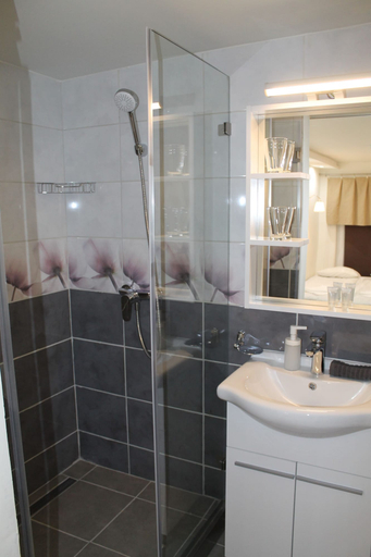 Bathroom, Westend Residence Budapest, Budapesti