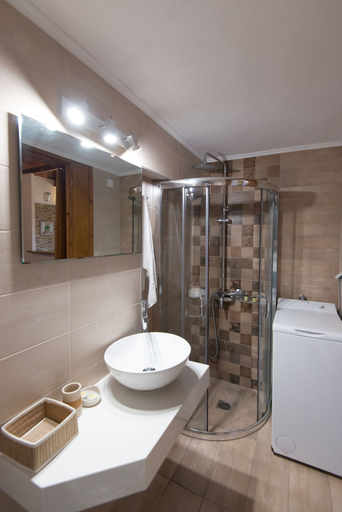 Bathroom 3, Castello Domus, Crete