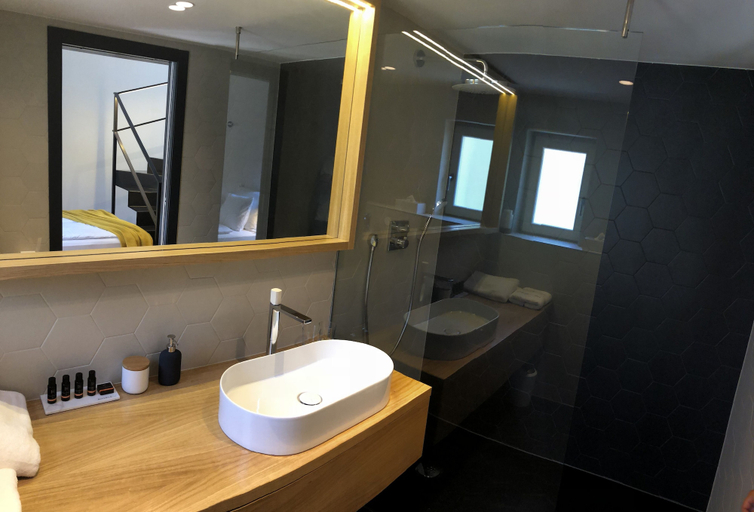 Bathroom 4, The Bridge Casa Luxury Apartments, Zadar
