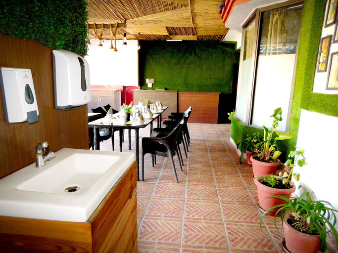 Food & Drinks 4, Hotel Crystal Palace, Dehradun