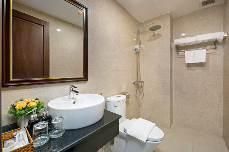 Bathroom 5, Celina Hotel & Apartment, Da Nang