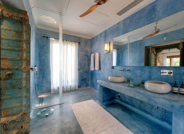 Bathroom 5, Kahani Paradise, Uttara Kannada