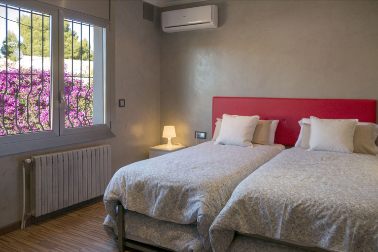 Bedroom 2, Villa Bouganvillea, Barcelona