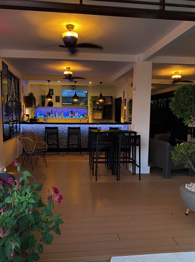 Food & Drinks 5, Hotel Ocean Breeze, Osa