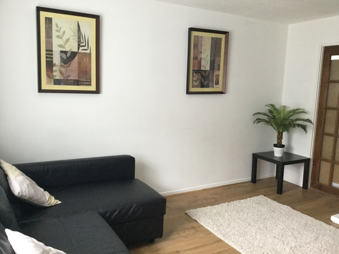 Others 4, Nice 4 Bedroom near Basildon Town Center, Essex