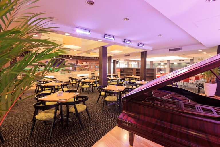 Food & Drinks 5, Park Avenue Hotel Motel, Rockhampton