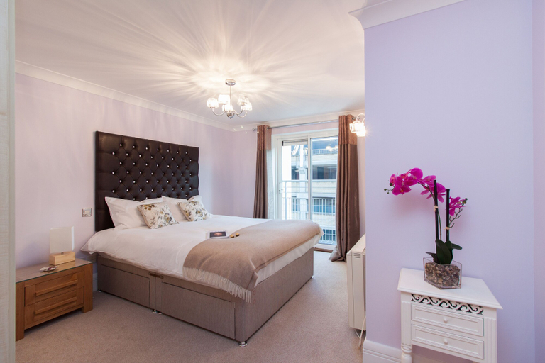 Bedroom 3, Canary Wharf Luxury River view apartment, London