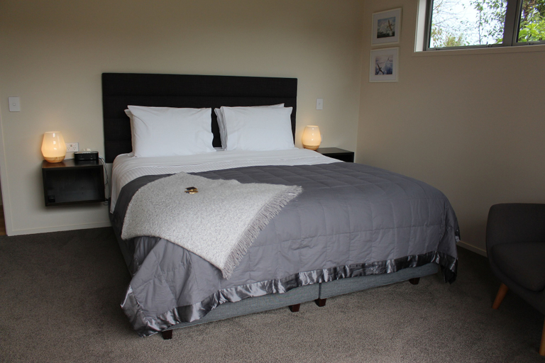 Bedroom 2, Aviator, New Plymouth