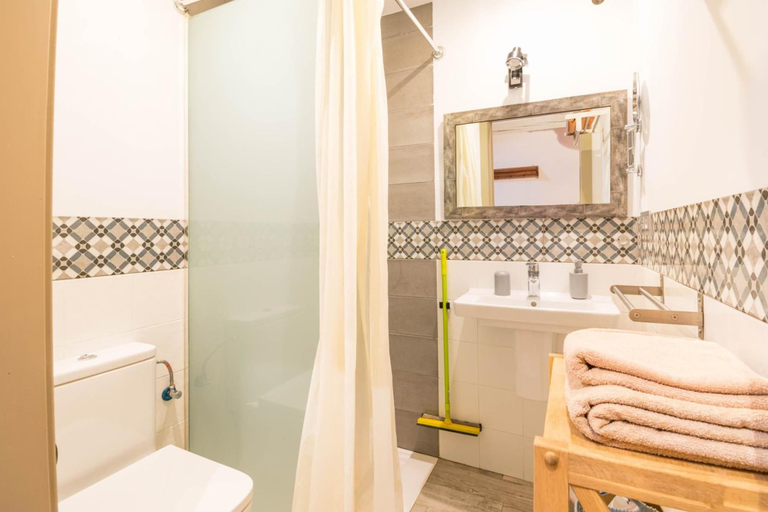 Bathroom 3, La Cañada, Navarra