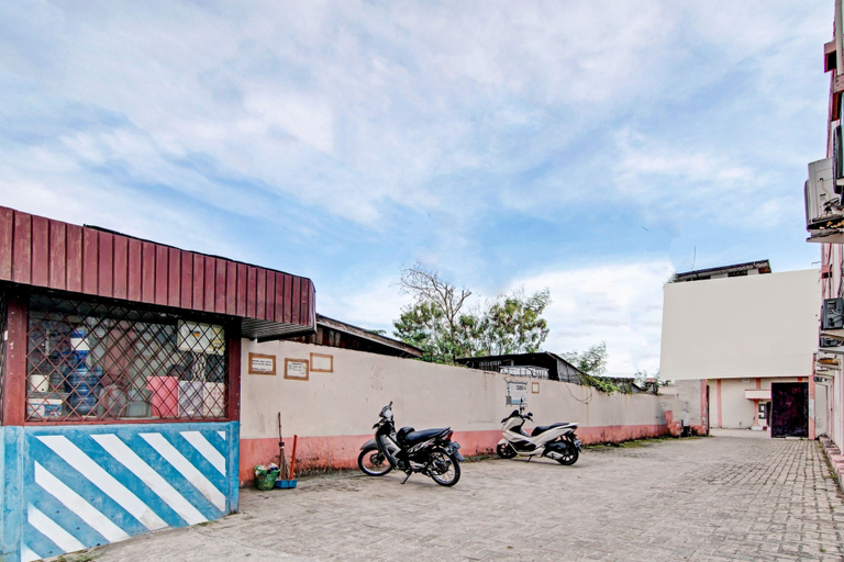 Exterior & Views 2, OYO 90697 Hotel Wisata, Dumai