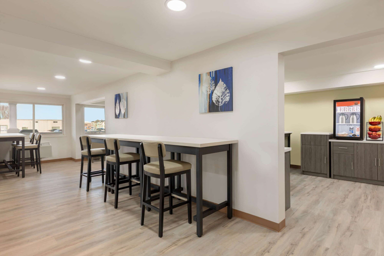 Food & Drinks 5, Ramada by Wyndham Miramichi New Brunswick, Northumberland