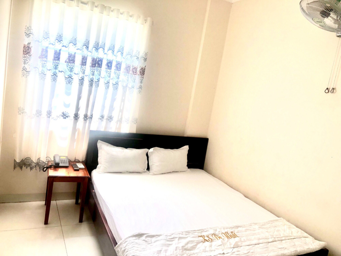 Bedroom 2, De Nhat Hotel, Thuận An