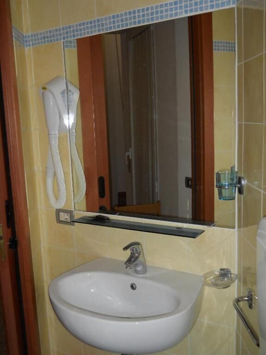 Bathroom 4, Hotel Clipper, Rimini