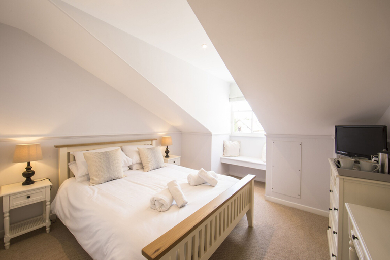 Bedroom 3, The Fox Inn, Dorset